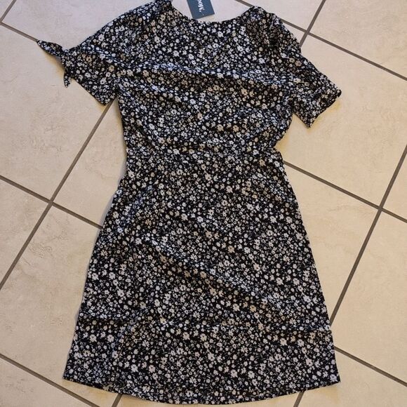 NWT ModCloth Just Gotta Have It Floral Black and White Mini Dress size 2 - Picture 3 of 10